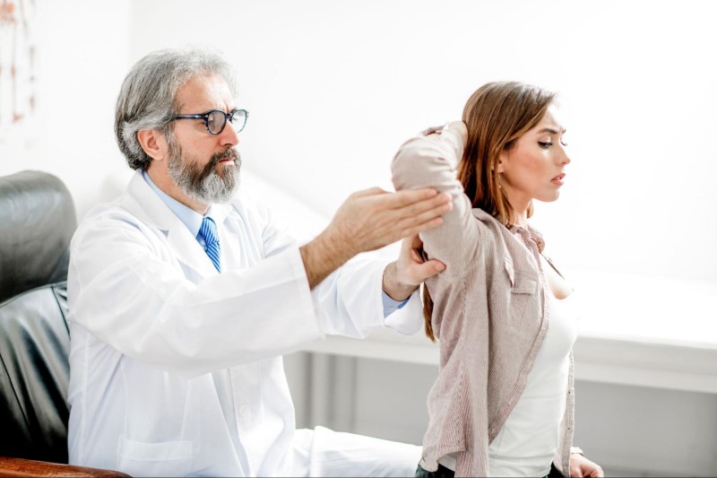 Frozen Shoulder Embolization Doctor Miami | Call (786) 500-5347